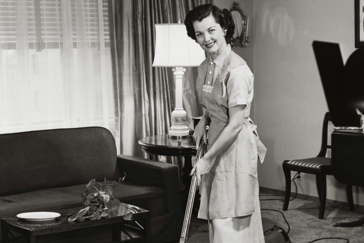 check-out-this-1950-s-daily-cleaning-routine-the-modern-day-50s-housewife