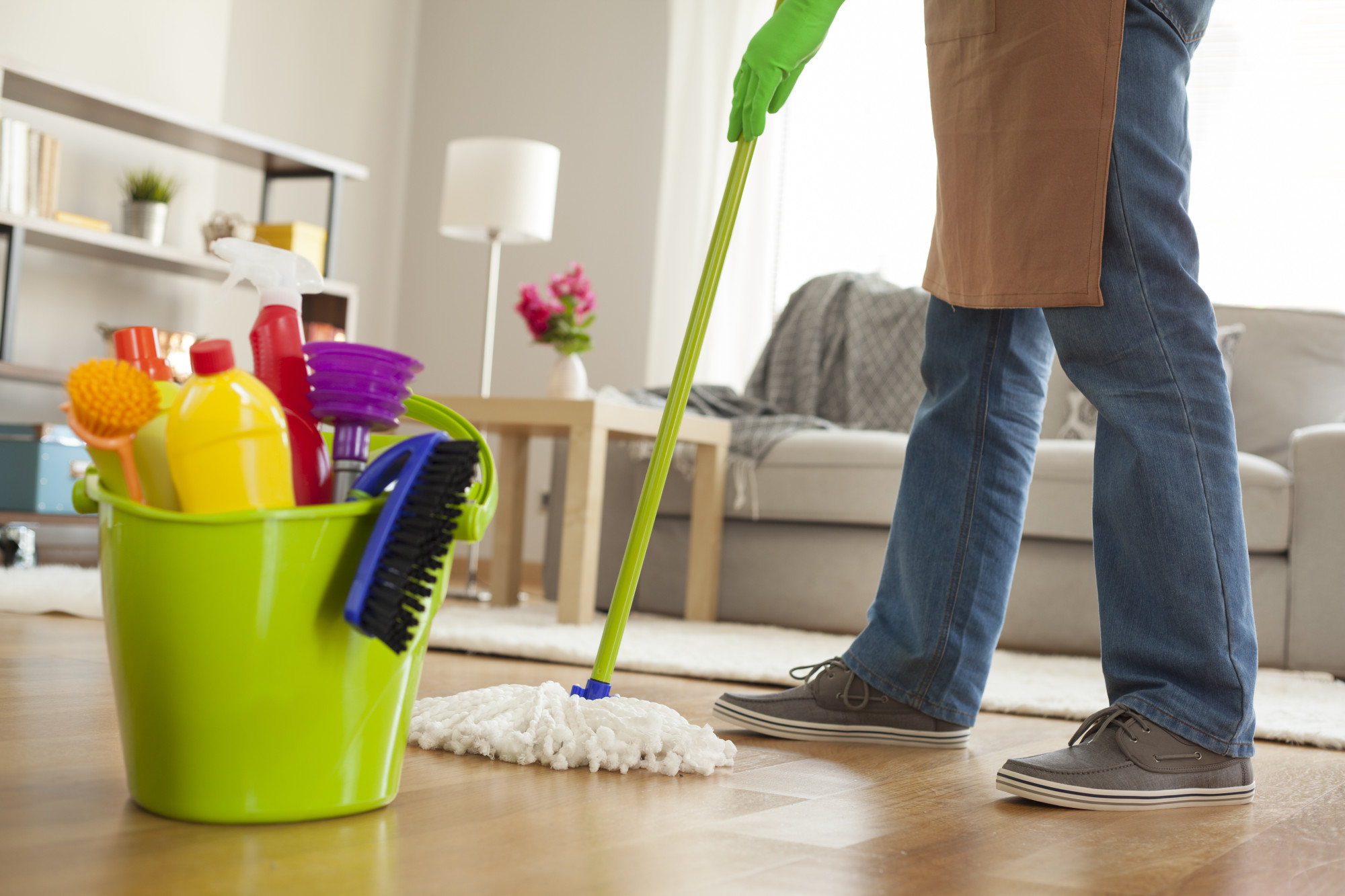  الاهتمام بتنظيف المنزل يتضمن Clean-the-house