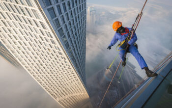 Top 4 High-Rise Building Window Cleaning Tips & Methods